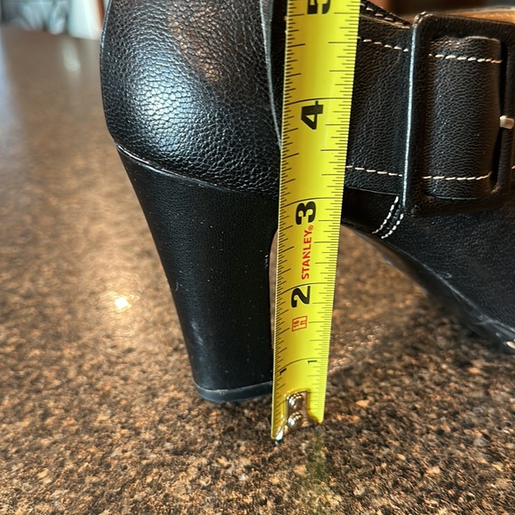 Booties. Black Euro soft size 8 medium width - Picture 7 of 7